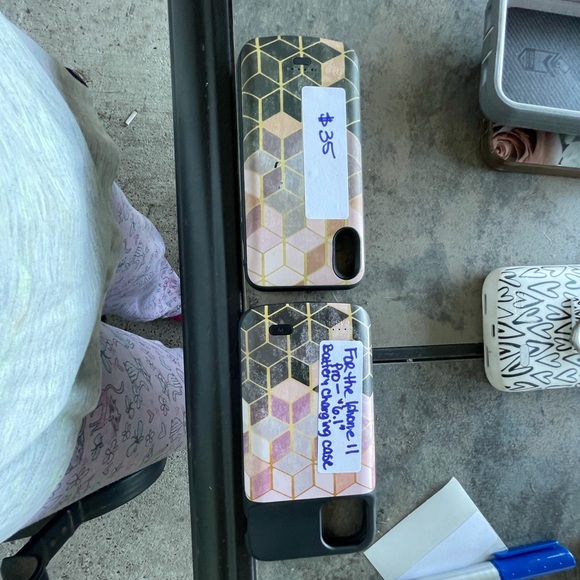 iPhone cases - Picture 7 of 8